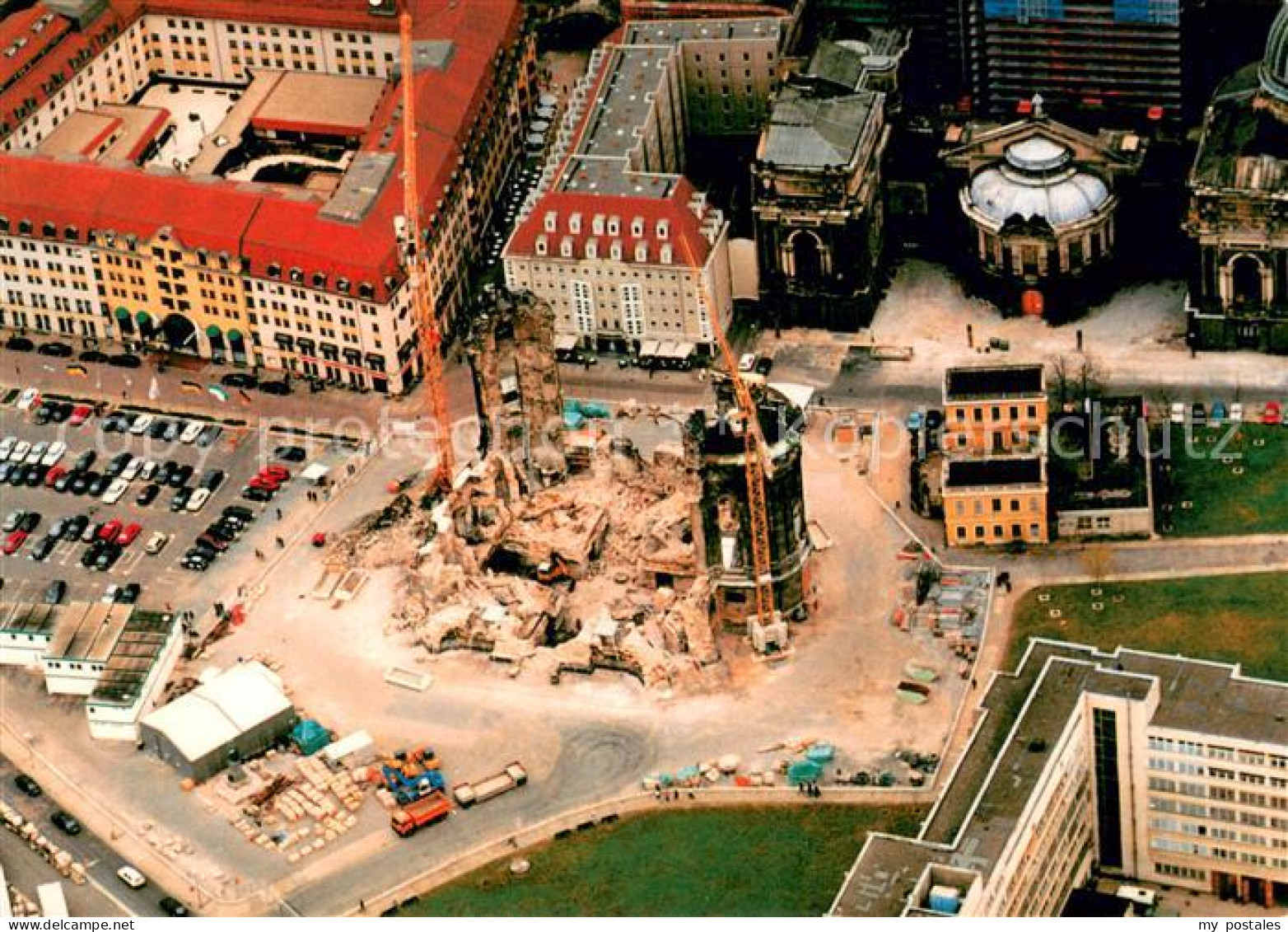 73724925 Dresden Elbe Zerstoerte Frauenkirche Fliegeraufnahme  - Dresden