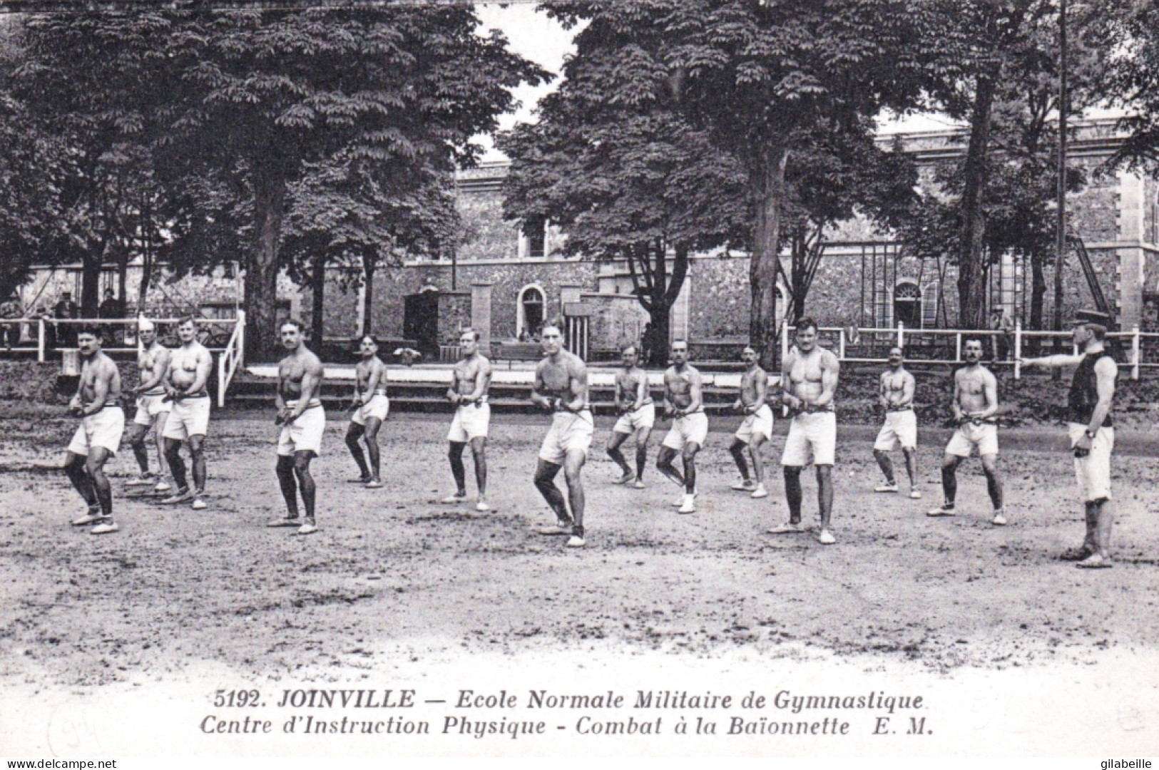 94 - MILITARIA Ecole Sport - JOINVILLE Ecole Normale Militaire De Gymnastique - Combat à La Baïonnette - Joinville Le Pont