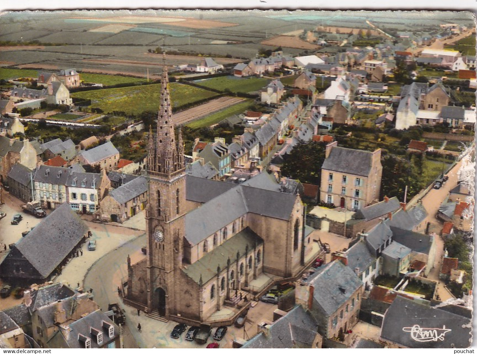 PE 31-(29) PLOUESCAT - L'EGLISE ET LE CENTRE - VUE AERIENNE - Plouescat