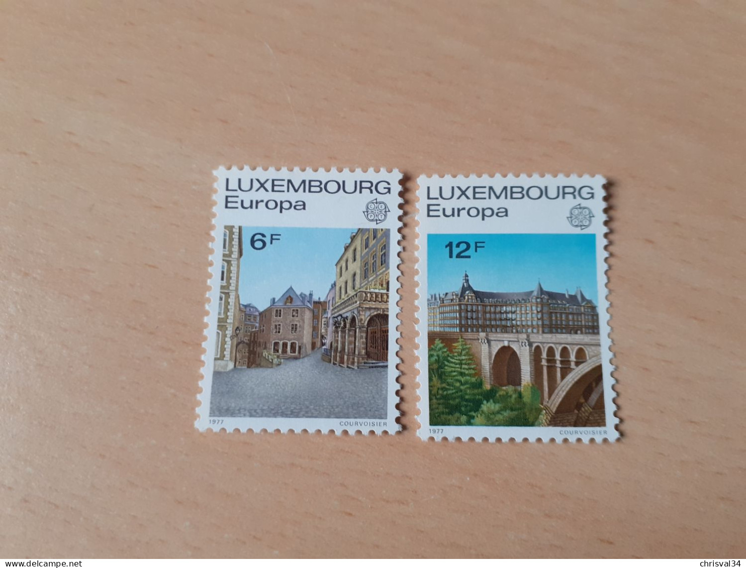 TIMBRES   LUXEMBOURG    ANNÉE  1977      N  895  /  896   COTE  3,50  EUROS   NEUFS   LUXE** - Unused Stamps