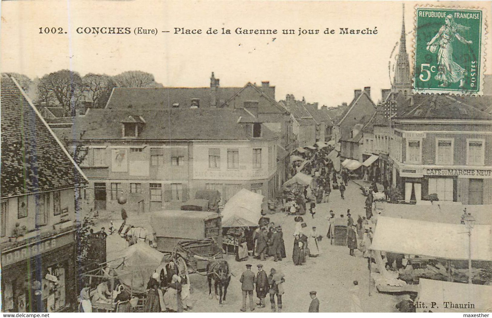 CONCHES Place De La Garenne Un Jour De Marché - Conches-en-Ouche