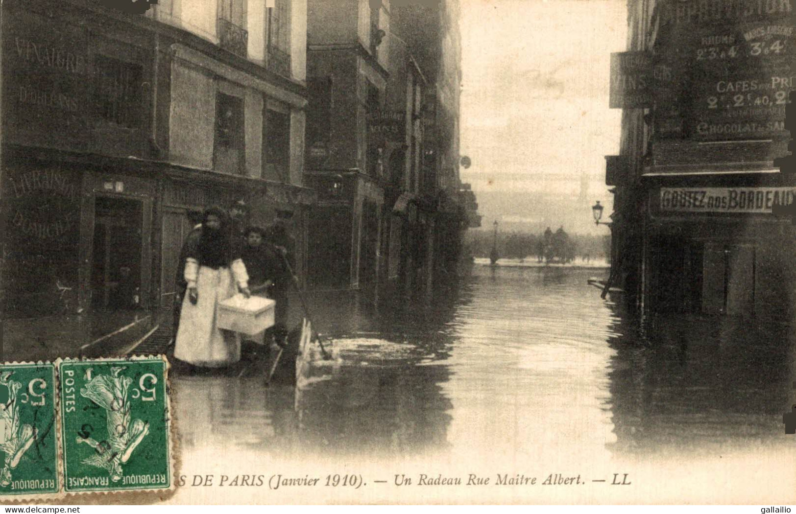 INONDATION DE PARIS UN RADEAU RUE MAITRE ALBERT - Paris Flood, 1910