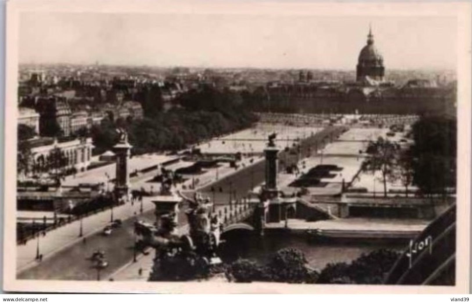 PARIS. -  Pont Alexandre III Et L'esplanade Des Invalides.         Non  Circulée - Ponts