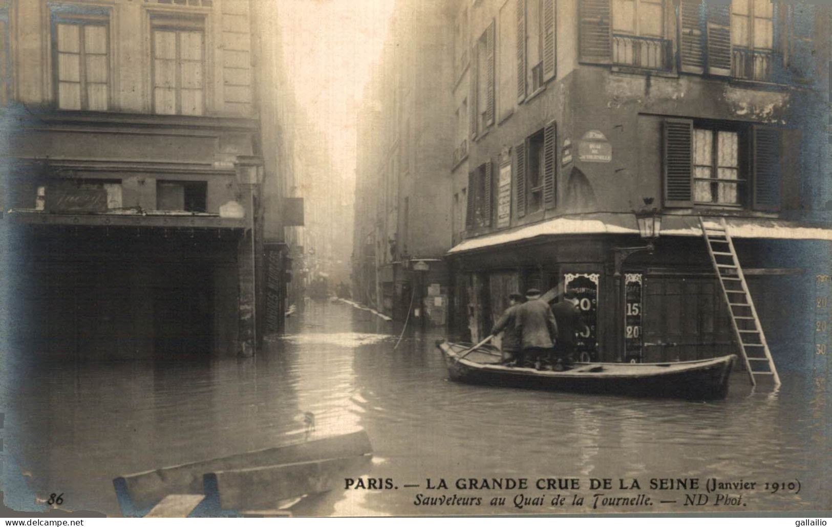 CRUE DE PARIS SAUVETEURS AU QUAI DE LA TOURNELLE - Paris Flood, 1910