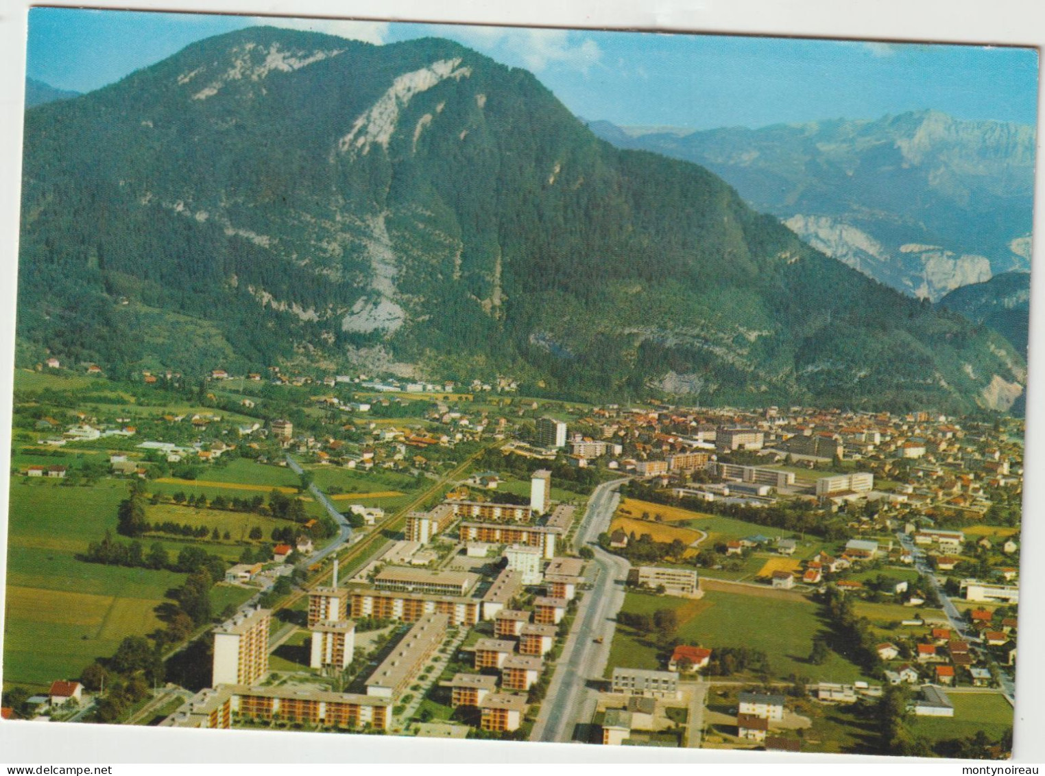 Hautes  Savoie :  CLUSES : Vue - Cluses