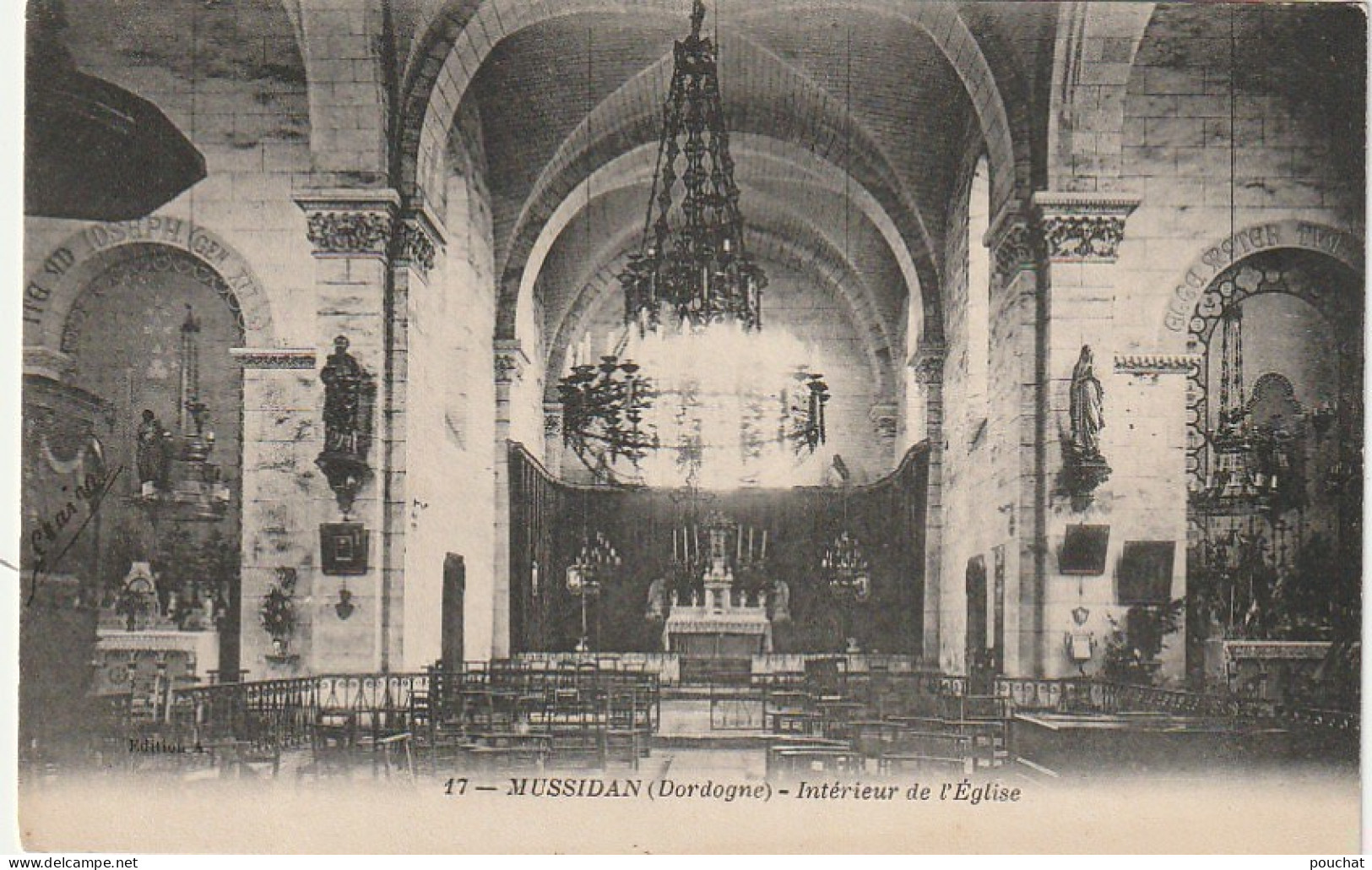 QU 1- (24)  MUSSIDAN - INTERIEUR DE L' EGLISE - 2 SCANS - Mussidan