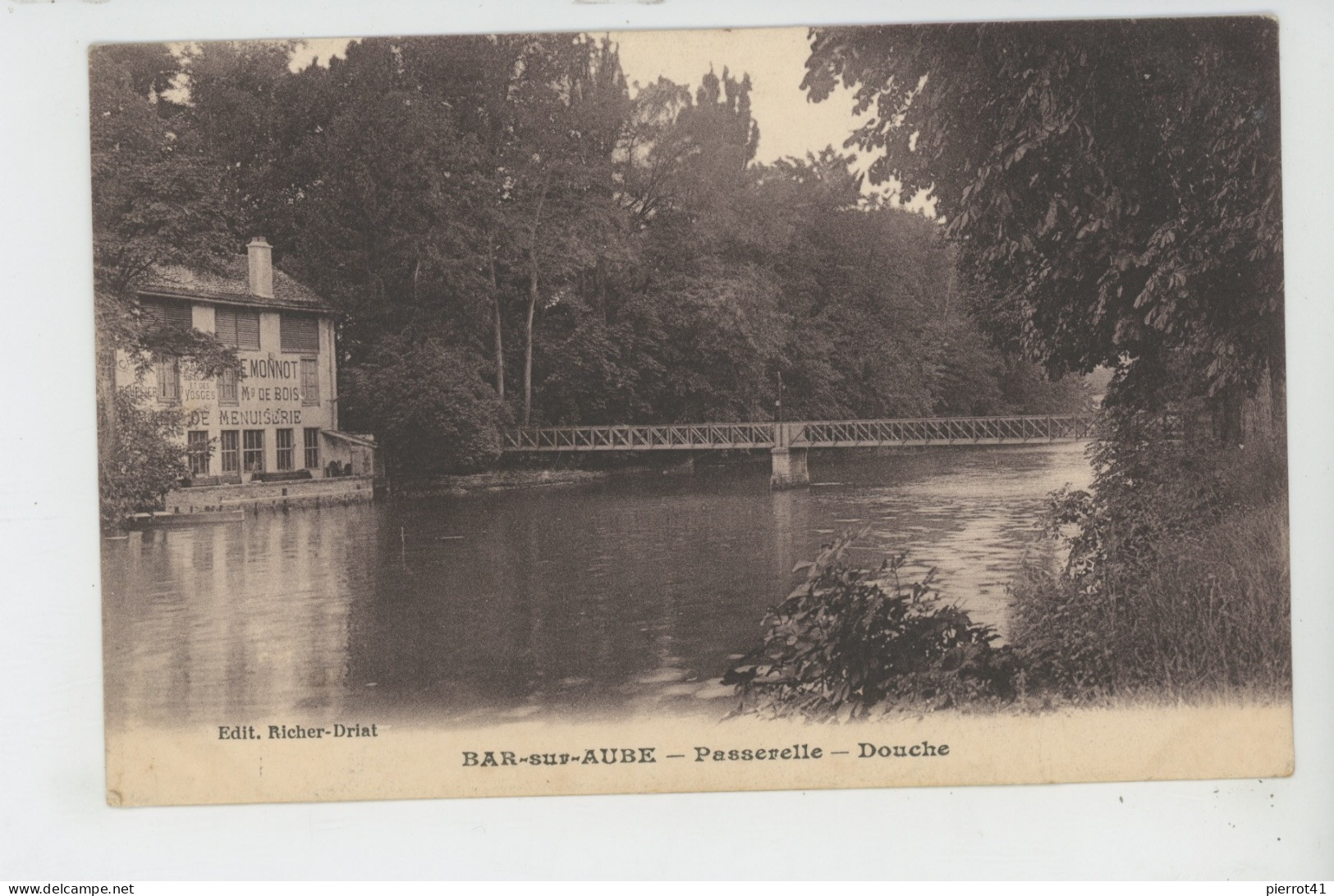 BAR SUR AUBE - Passerelle - Douche - Bar-sur-Aube