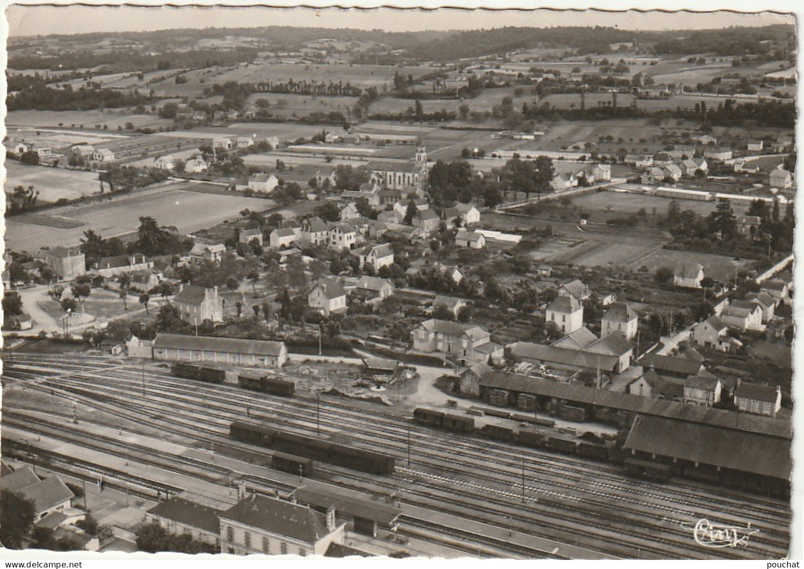 QU 2-(24) LE BUISSON - VUE GENERALE AERIENNE - VOIES FERREES - GARE - 2 SCANS - Autres & Non Classés