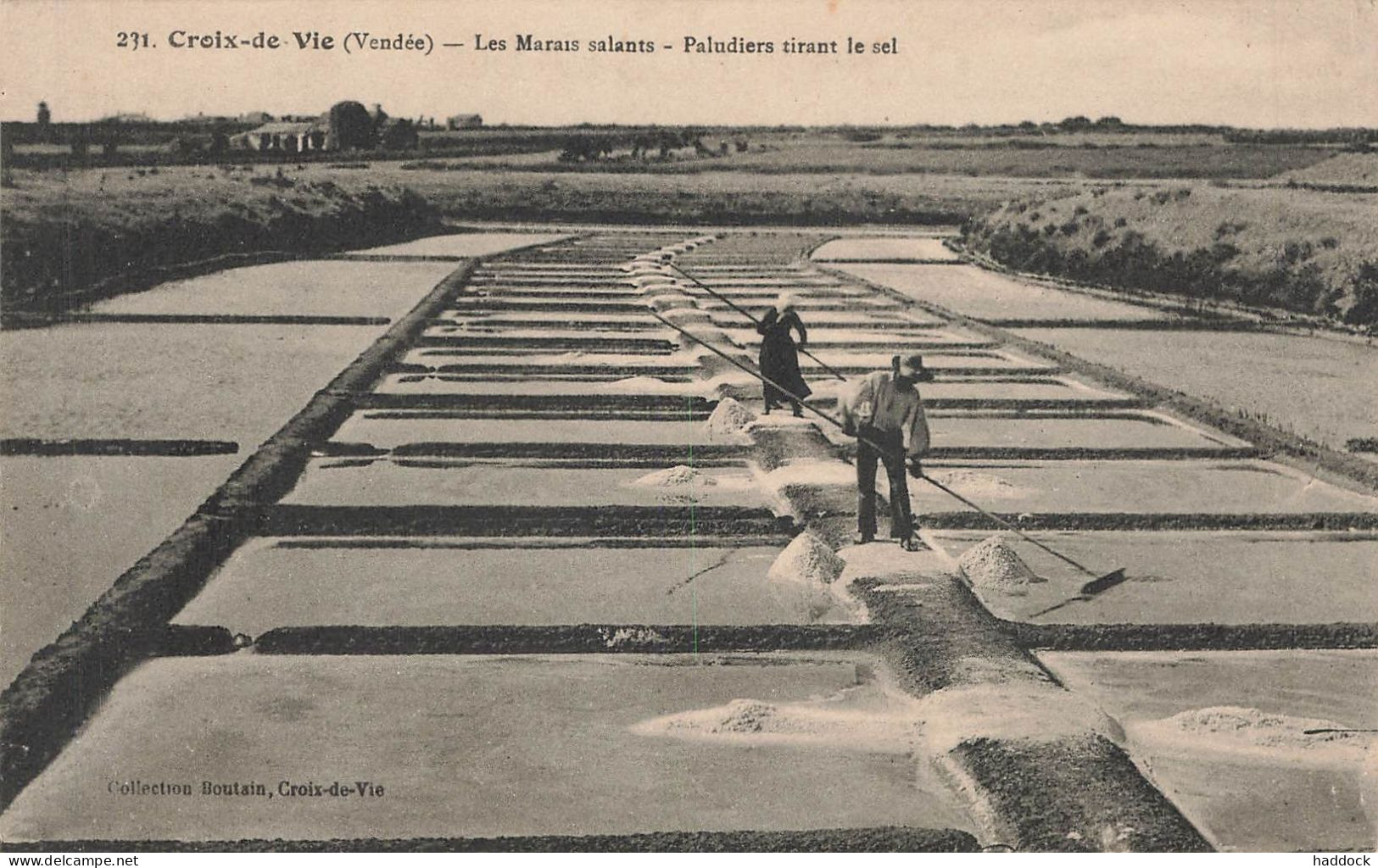 CROIX DE VIE : LES MARAIS SALANTS - PALUDIERS TIRANT LE SEL - Saint Gilles Croix De Vie