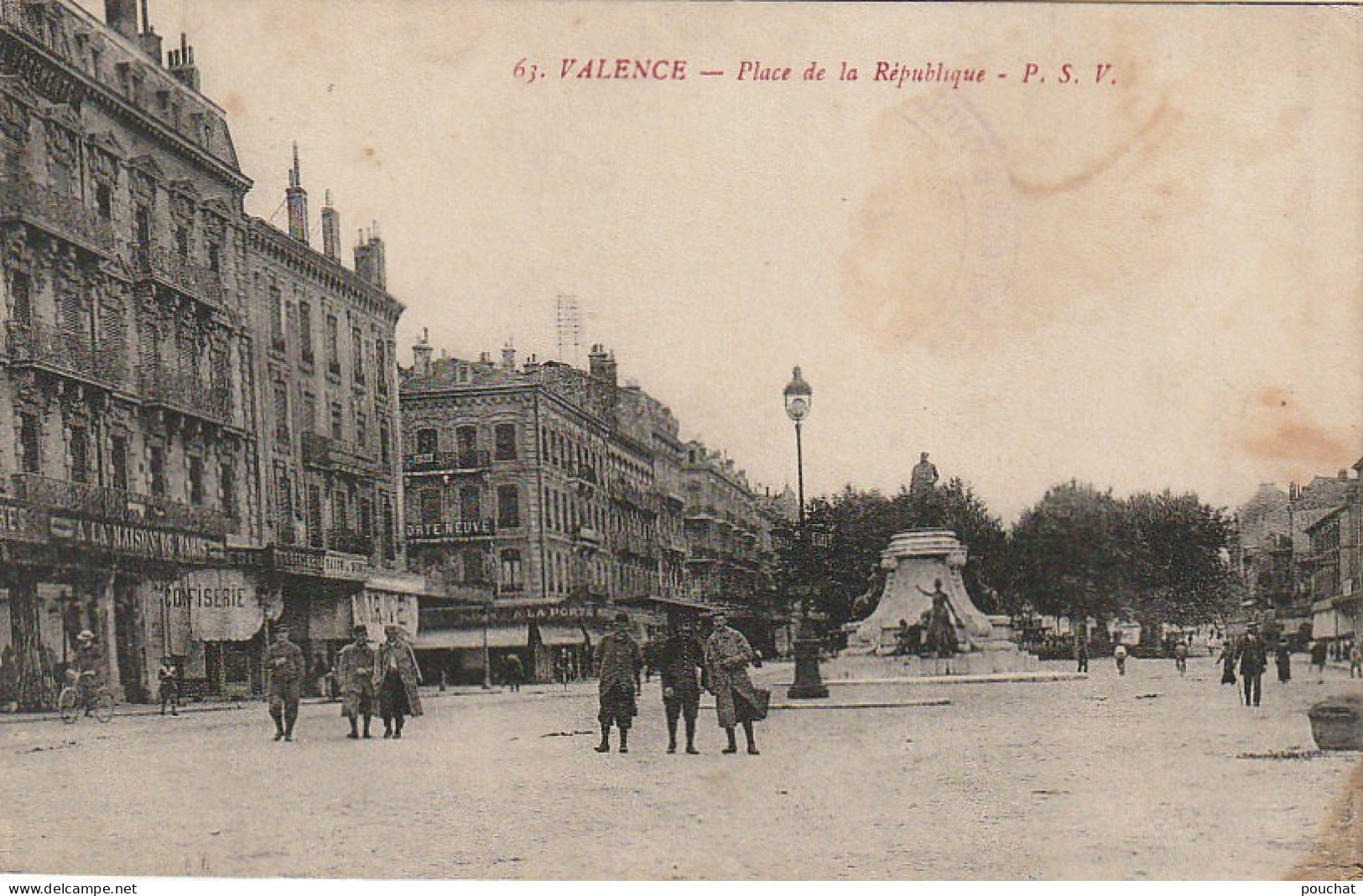 QU 6-(26) VALENCE - PLACE DE LA REPUBLIQUE - MILITAIRES - 2 SCANS - Valence