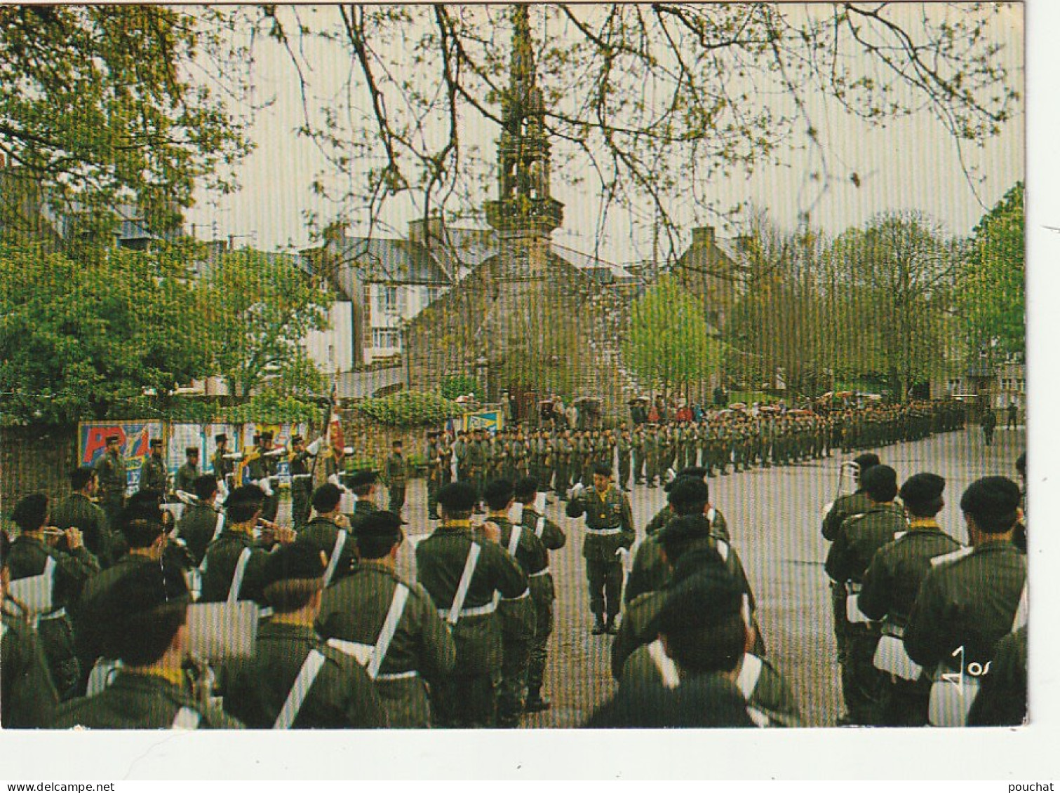 QU 12 -(29) ROSCANVEL QUELERN - CEREMONIE MILITAIRE SUR LA PLACE DU BOURG - 2 SCANS - Other & Unclassified