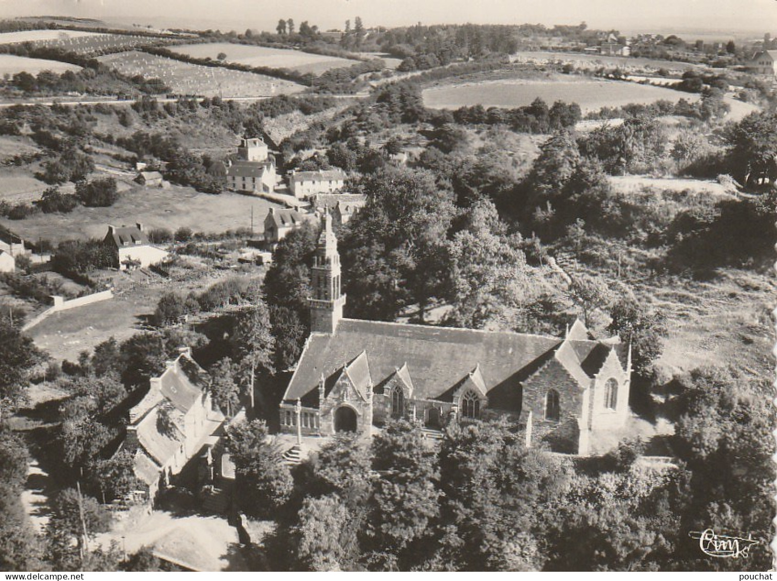 QU 12 -(29) CHATEAULIN - VUE AERIENNE - LA CHAPELLE NOTRE DAME  - 2 SCANS - Châteaulin