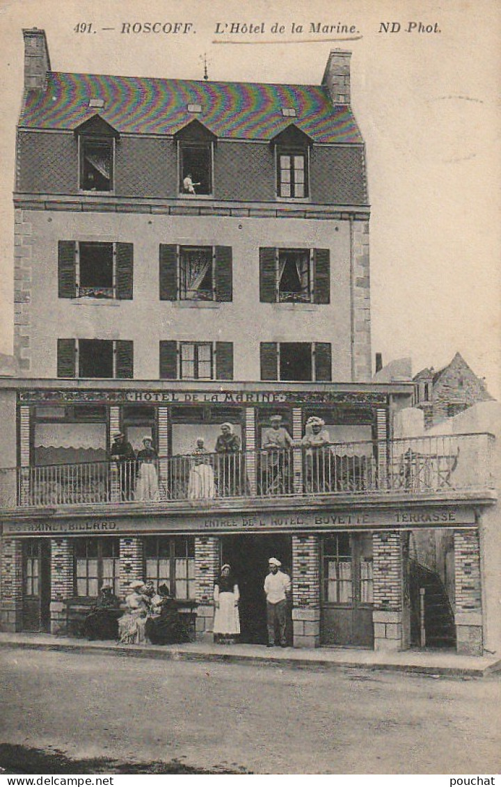 QU 12-(29) ROSCOFF - L' HOTEL DE LA MARINE - ANIMATION , PERSONNEL , CLIENTS - 2 SCANS - Roscoff