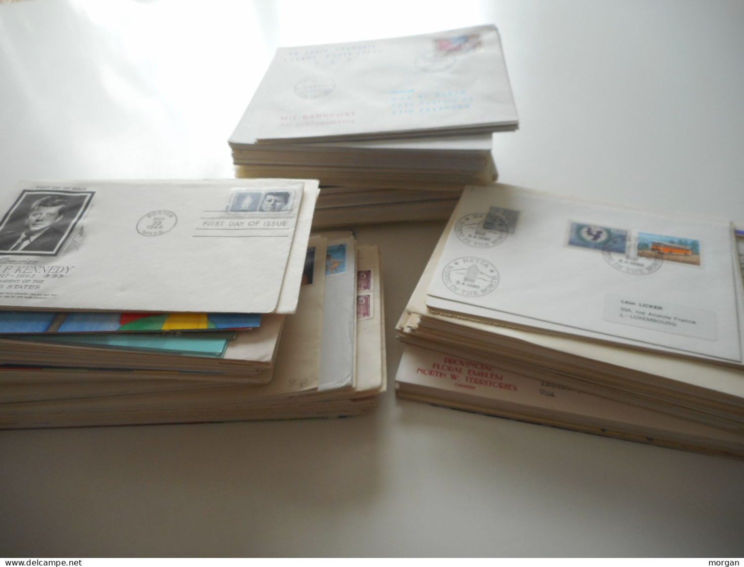 MONDE, SUPER LOT D'ENVELOPPES FDC, ENVOIS PHILATELIQUES, MARCOPHILIE,  2,050 KG de DOCUMENTS