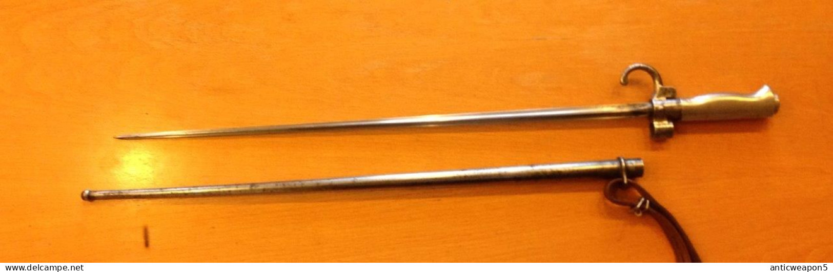 Baïonnette Avec Manche En Acier, Pour Fusil Lebel Type 1. France. M1886. (497) - Knives/Swords