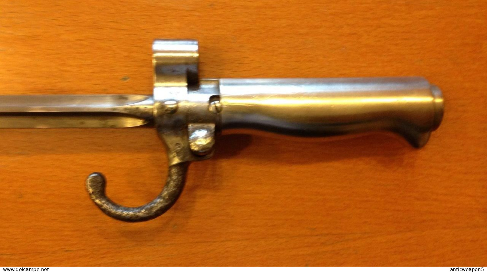 Baïonnette avec manche en acier, pour fusil Lebel type 1. France. M1886. (497)