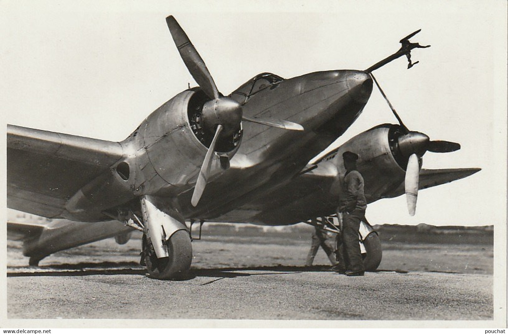 QU 22- AVION BIMOTEUR METALLIQUE FRANCAIS - POTEZ 63  - 2 SCANS - 1939-1945: 2ème Guerre