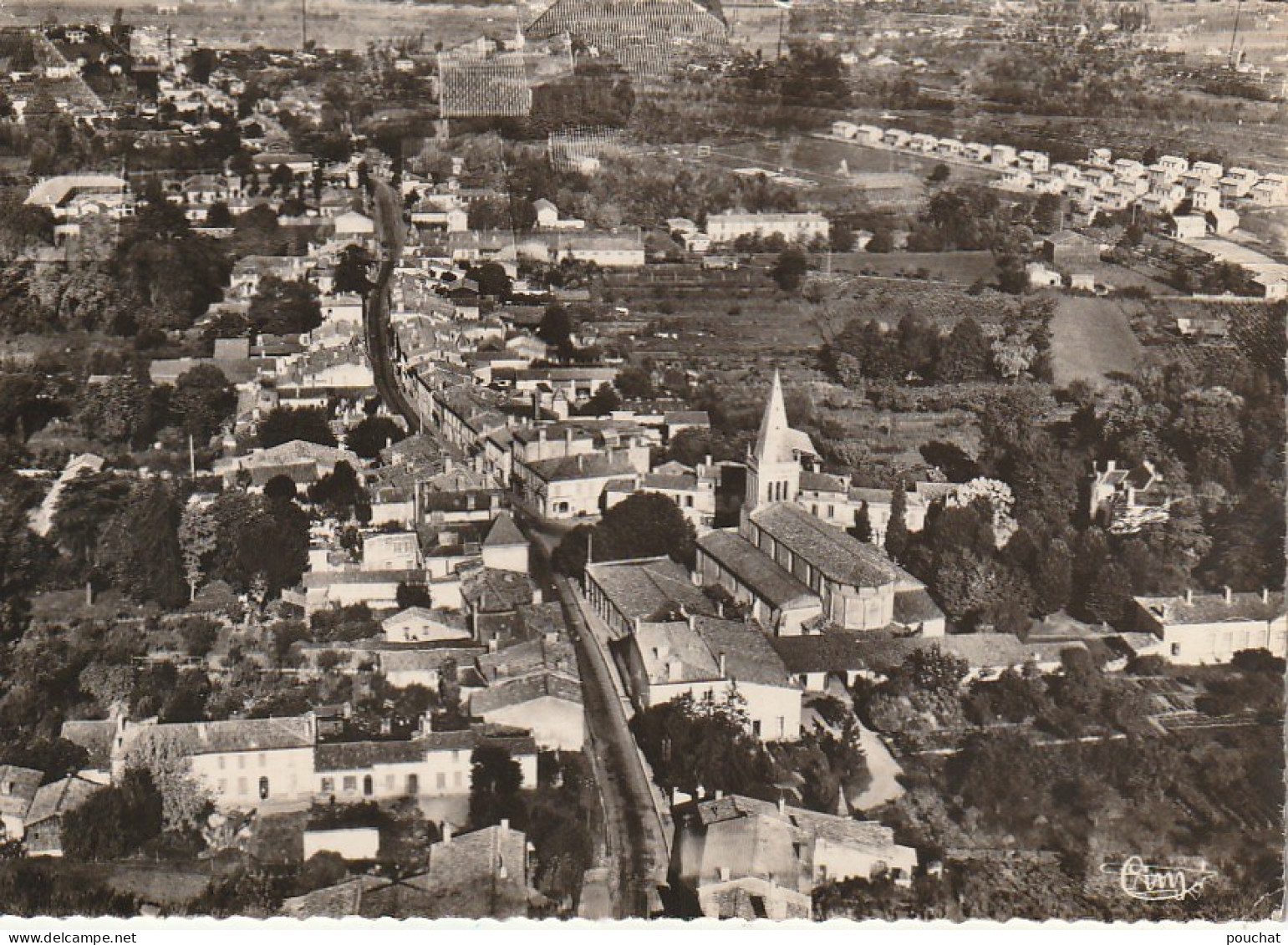 QU 24-(33) AMBARES - CENTRE DE LA VILLE - VUE AERIENNE - 2 SCANS - Autres & Non Classés