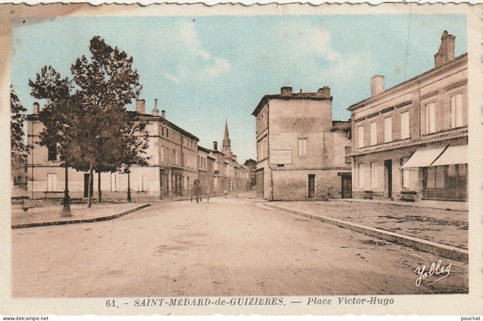 QU 25-(33) SAINT MEDARD DE GUIZIERES - PLACE VICTOR HUGO - CARTE COLORISEE - 2 SCANS - Autres & Non Classés