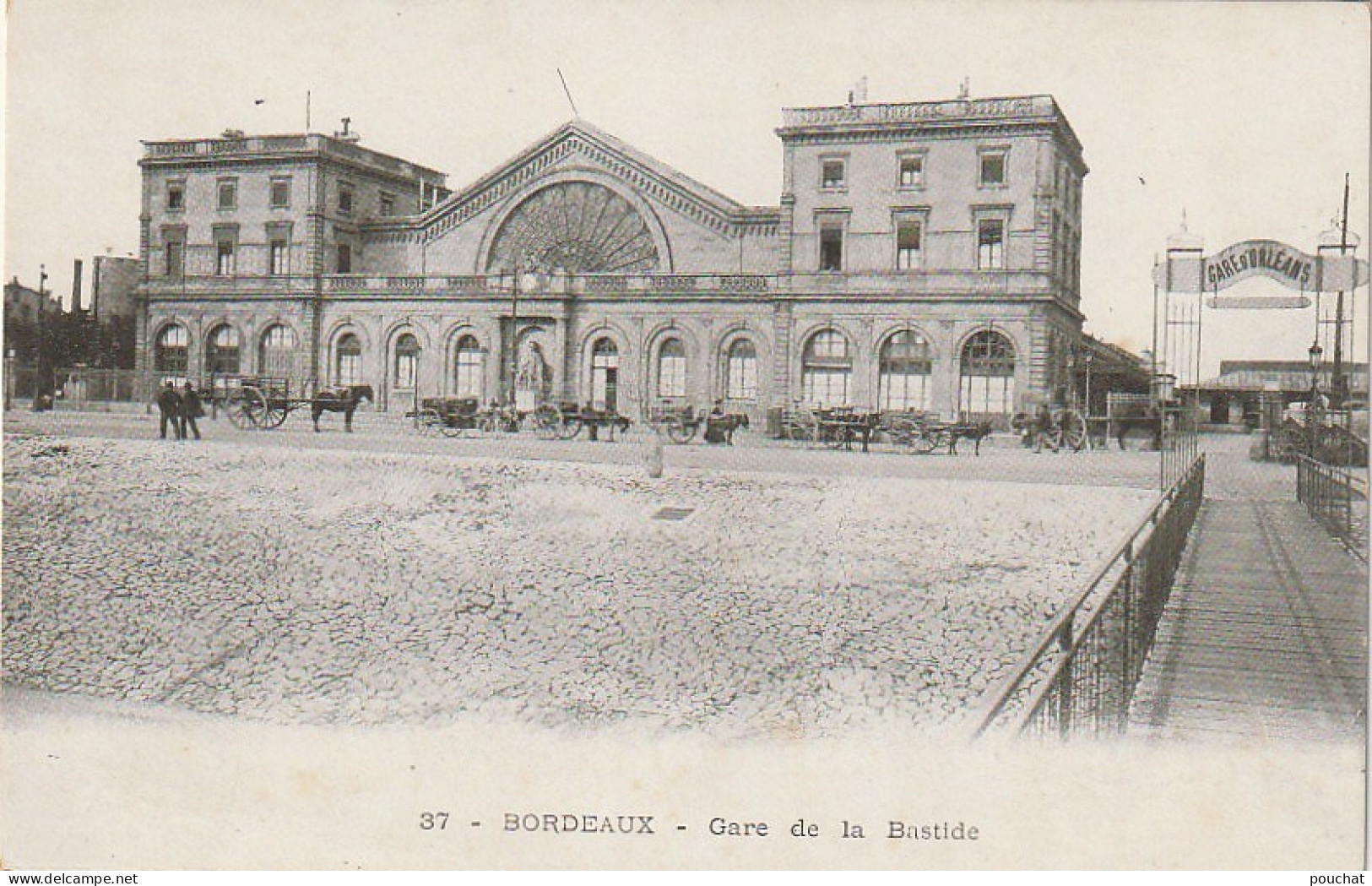 QU 26 -(33) BORDEAUX - GARE DE LA BASTIDE - CARRIOLES A CHEVAL - 2 SCANS - Bordeaux