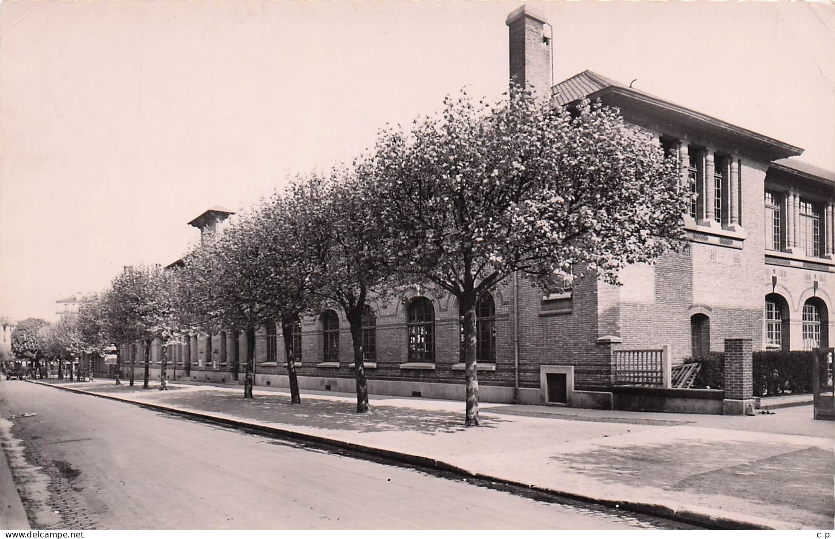 Suresnes  - Cité Jardin - Avenue Vaillant - Ecoles -  CPSM °J - Suresnes