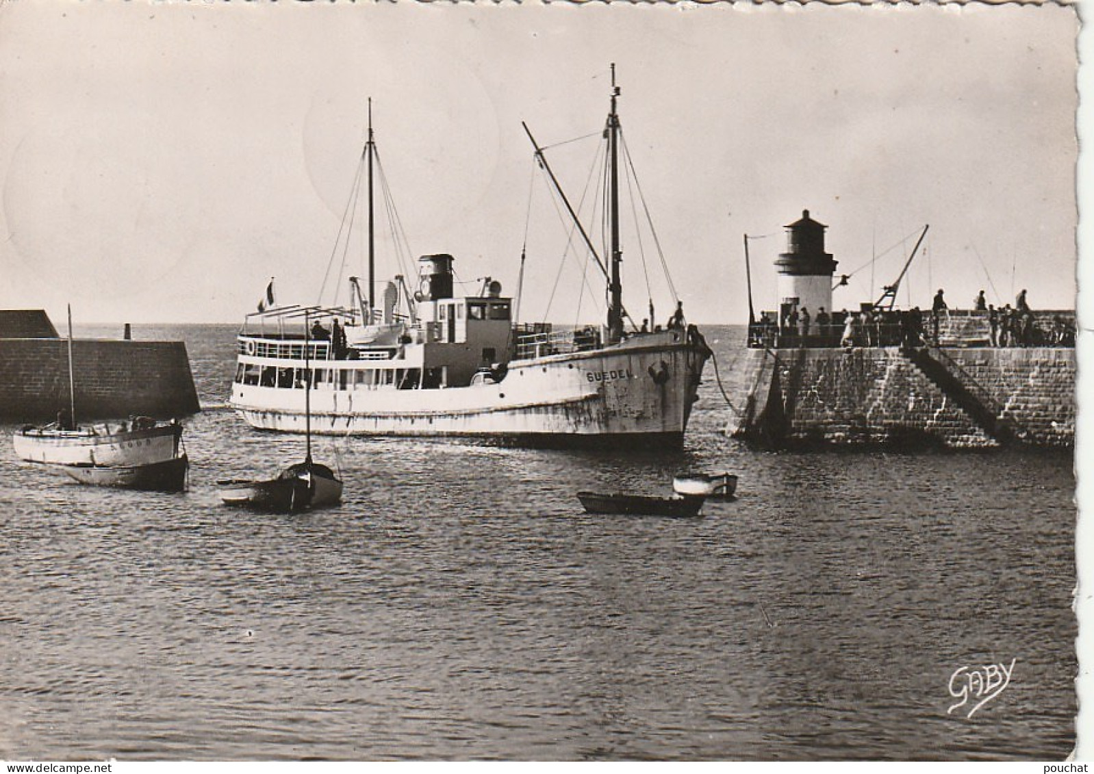 RE 12 -(56) QUIBERON - ENTREE DU " GUEDEL " AU PORT - FERRY - 2 SCANS - Veerboten