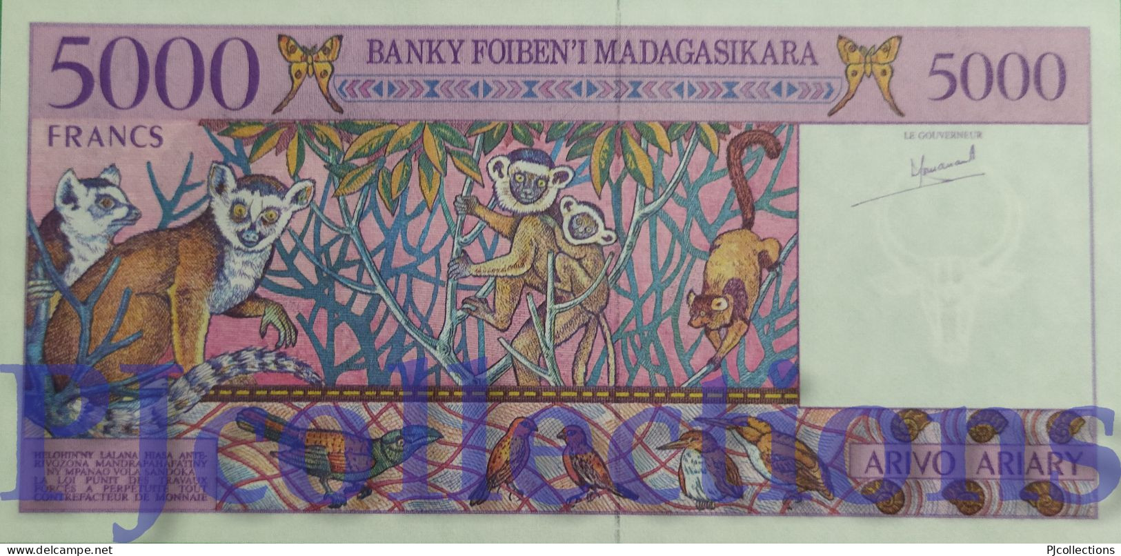 MADAGASCAR 5000 FRANCS 1995 PICK 78a UNC PREFIX "A" - Madagaskar