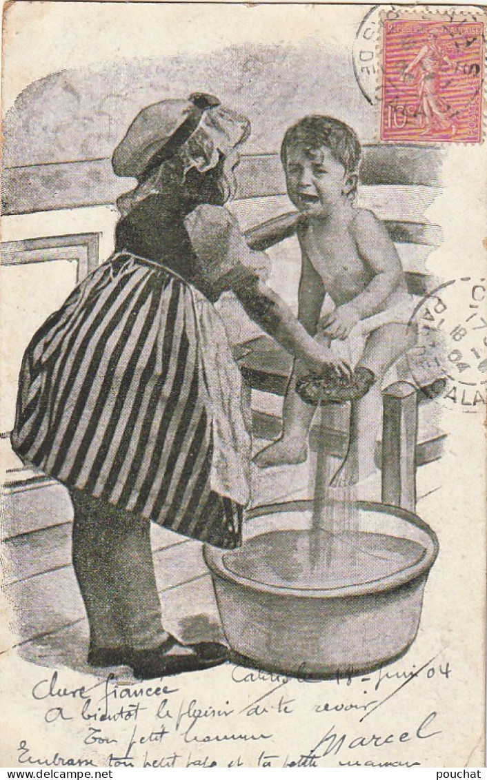 RE 15- AU BAIN - ENFANT EN PLEURS - BASSINE D' EAU  - 2 SCANS - Scene & Paesaggi