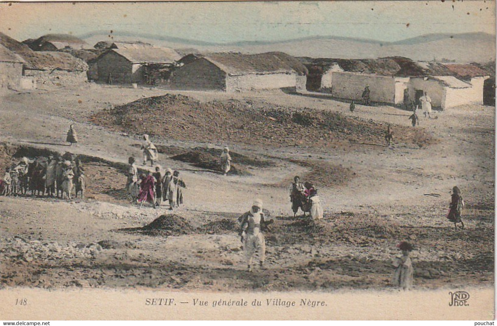 RE 23- (ALGERIE) SETIF - VUE GENERALE DU VILLAGE NEGRE - ANIMATION -  CARTE COLORISEE - 2 SCANS - Setif