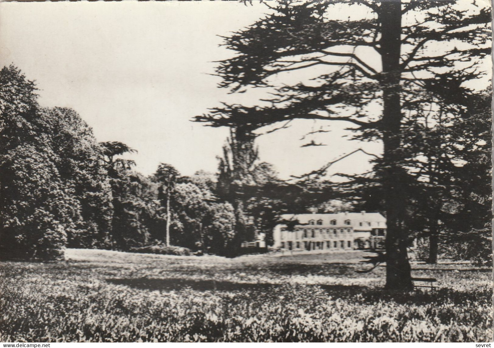 CHATENAY-MALABRY. - Demeure Et Parc De Chateaubriand. CPM Tour Dentelé - Chatenay Malabry