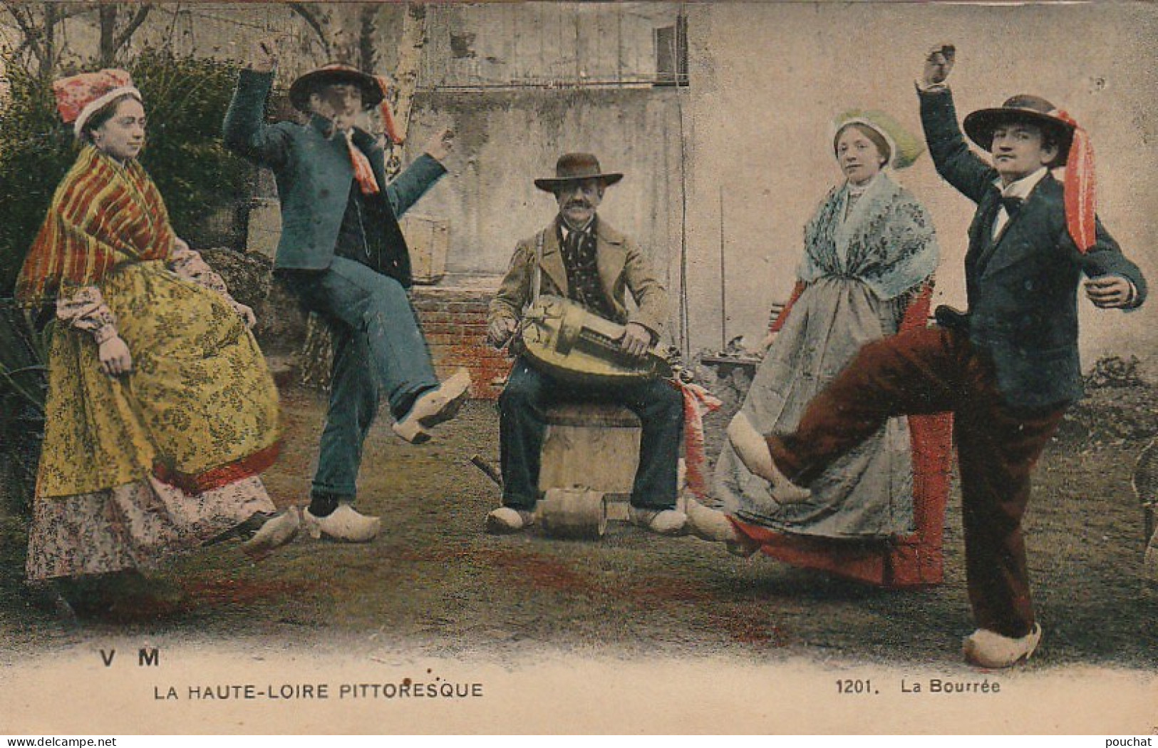 SO 3-(43) LA HAUTE LOIRE PITTORESQUE - LA BOURREE - DANSEURS , JOUEUR DE VIELLE A ROUE - CARTE COLORISEE  - 2 SCANS - Other & Unclassified