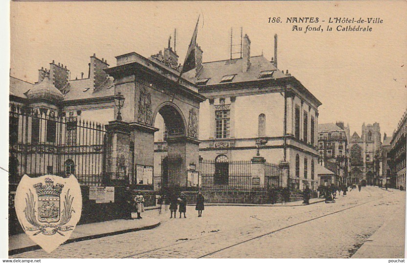 SO 5-(44) NANTES - L' HOTEL DE VILLE - AU FOND , LA CATHEDRALE  - 2 SCANS - Nantes