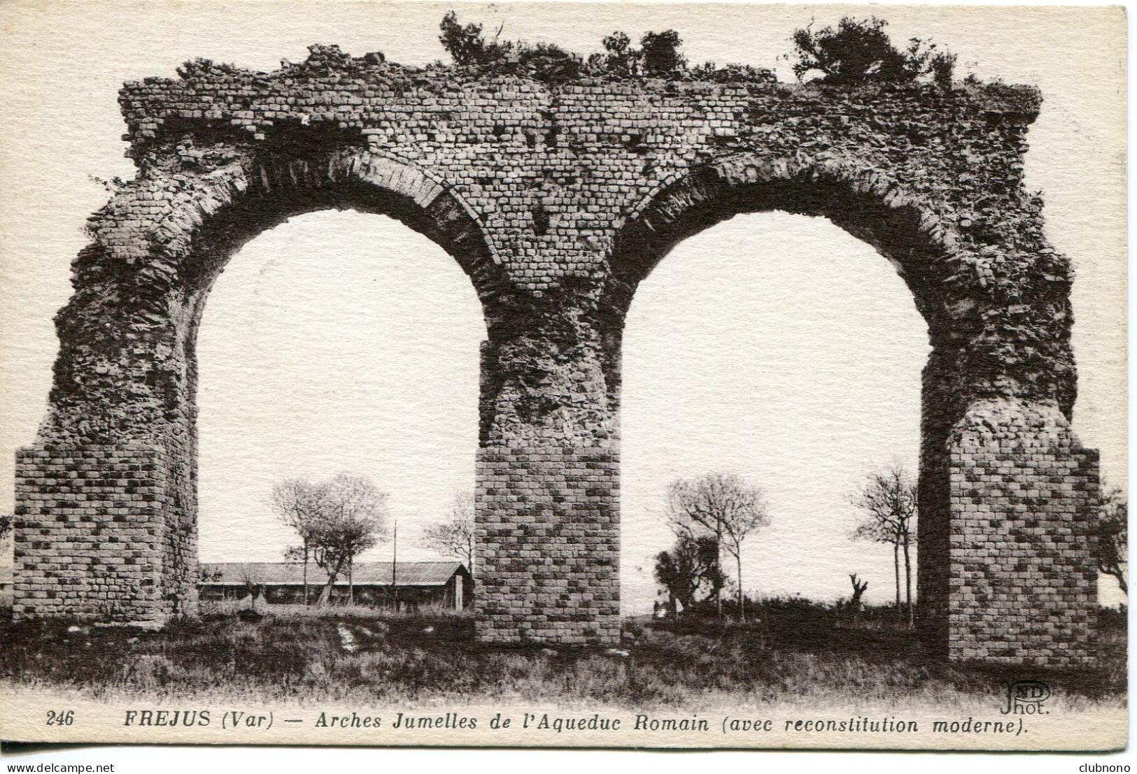 CPA -  FREJUS -  ARCHES JUMELLES DE L'AQUEDUC ROMAIN (ETAT PARFAIT) - Frejus