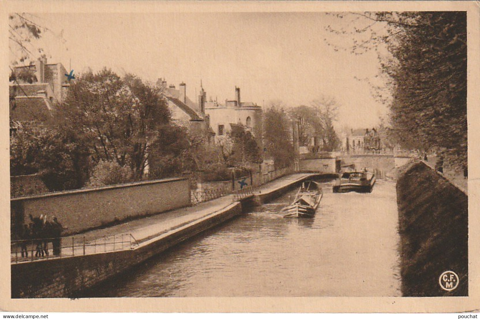 SO 7-(45) MONTARGIS - VUE SUR LE CANAL - PENICHE - 2 SCANS - Montargis