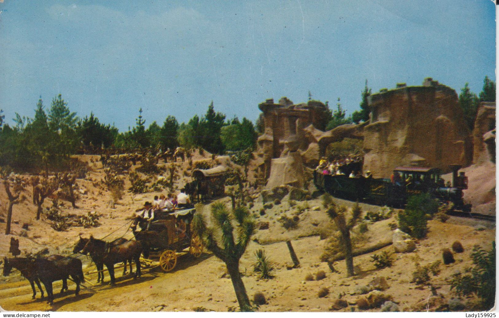 Rainbow Desert Frontierland  Disneyland The Magic Kingdom Rail Train Animation Horses Pulling Carts Chevaux Train 2 Sc - Disneyland