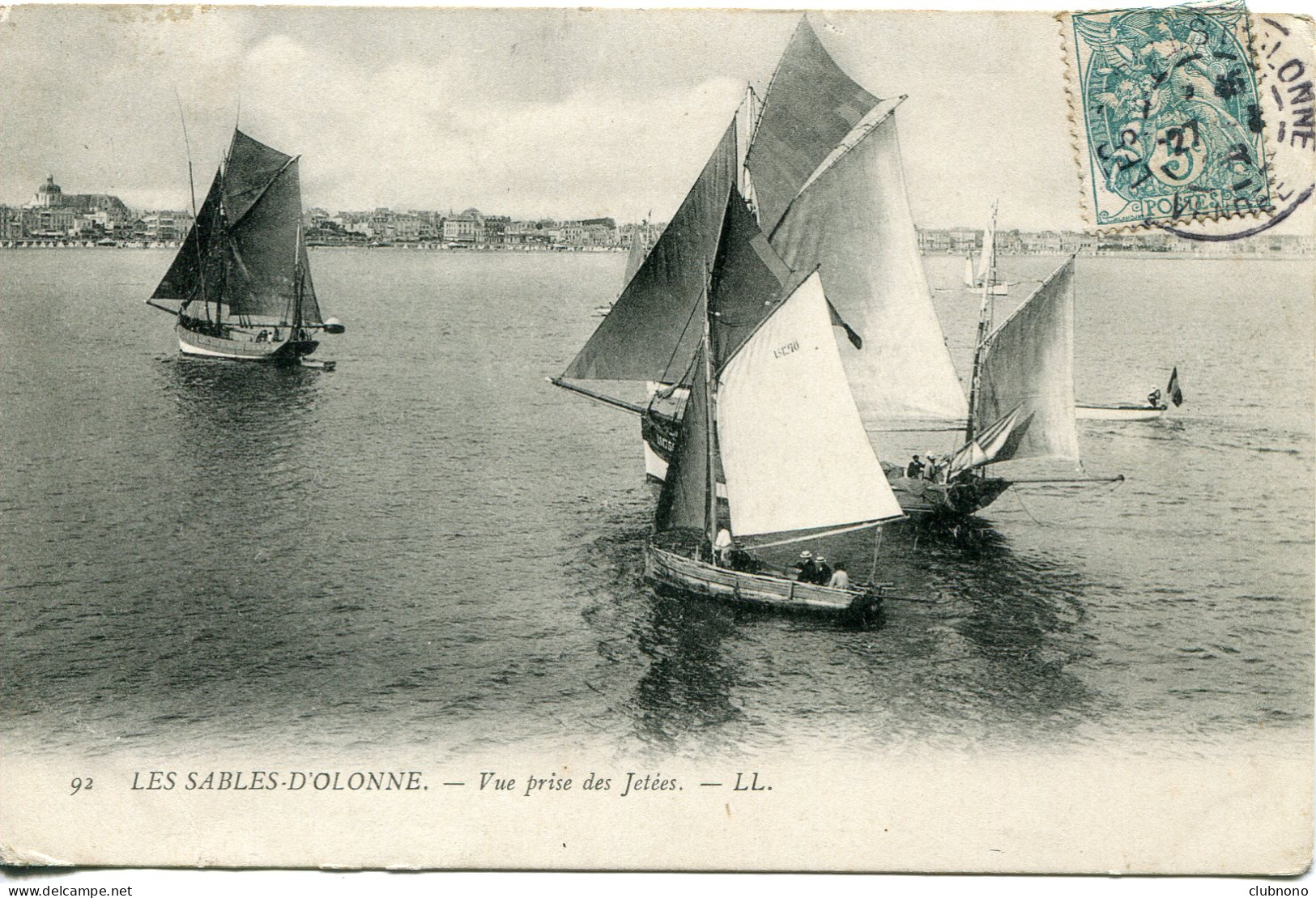 CPA - SABLES D'OLONNE - VUE PRISE DES JETEES - Sables D'Olonne