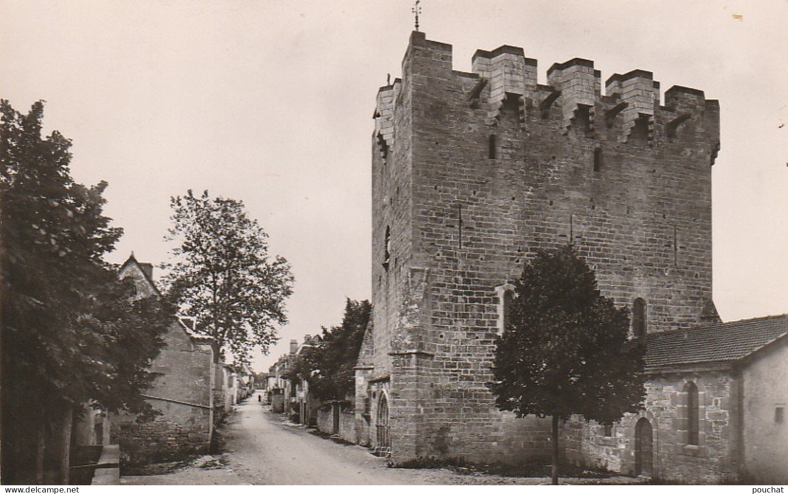 SO 10-(46) RUDELLE - EGLISE FORTIFIEE - 2 SCANS - Autres & Non Classés