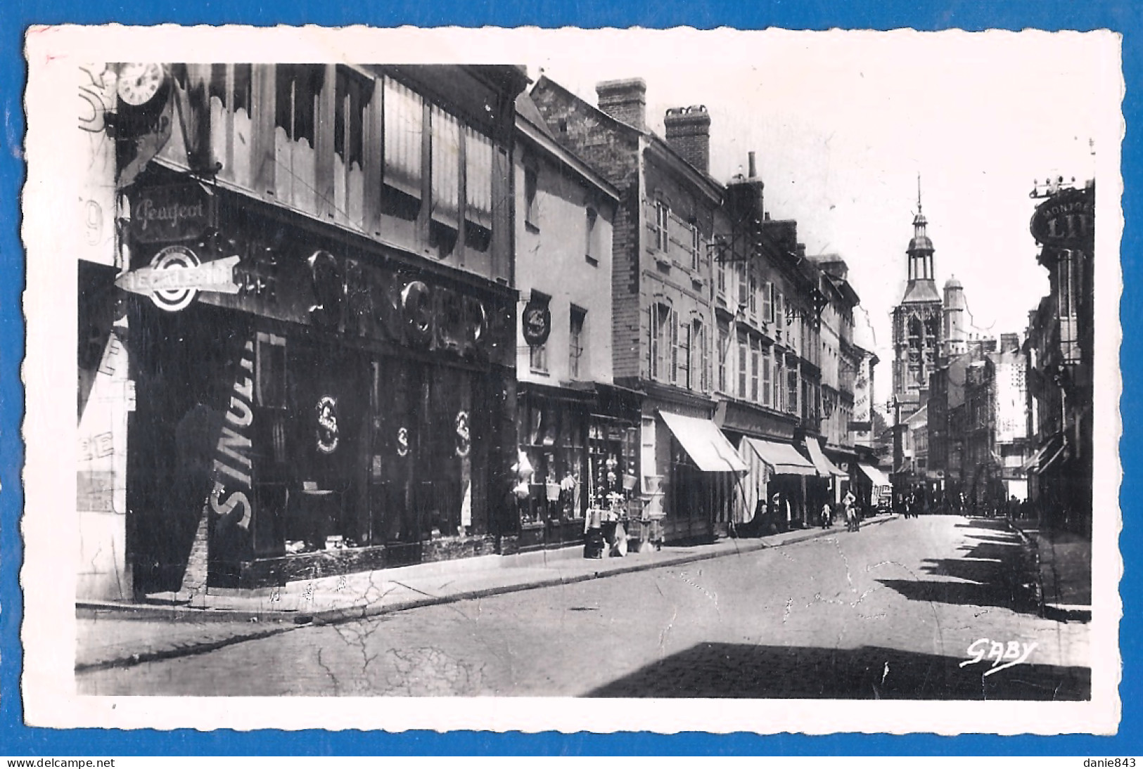 CPSM Format CPA - EURE - BERNAY - RUE THIERS - Commerces Dont Magasin Singer - Bernay