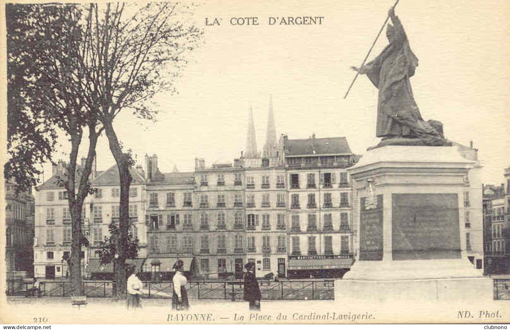 CPA -BAYONNE - PLACE DU CARDINAL LAVIGERIE (PETITE ANIMATION, IMPECCABLE) - Bayonne