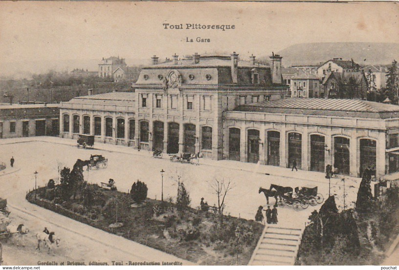 SO 19-(54) TOUL - LA GARE - CALECHES , ATTELAGES - 2 SCANS - Toul