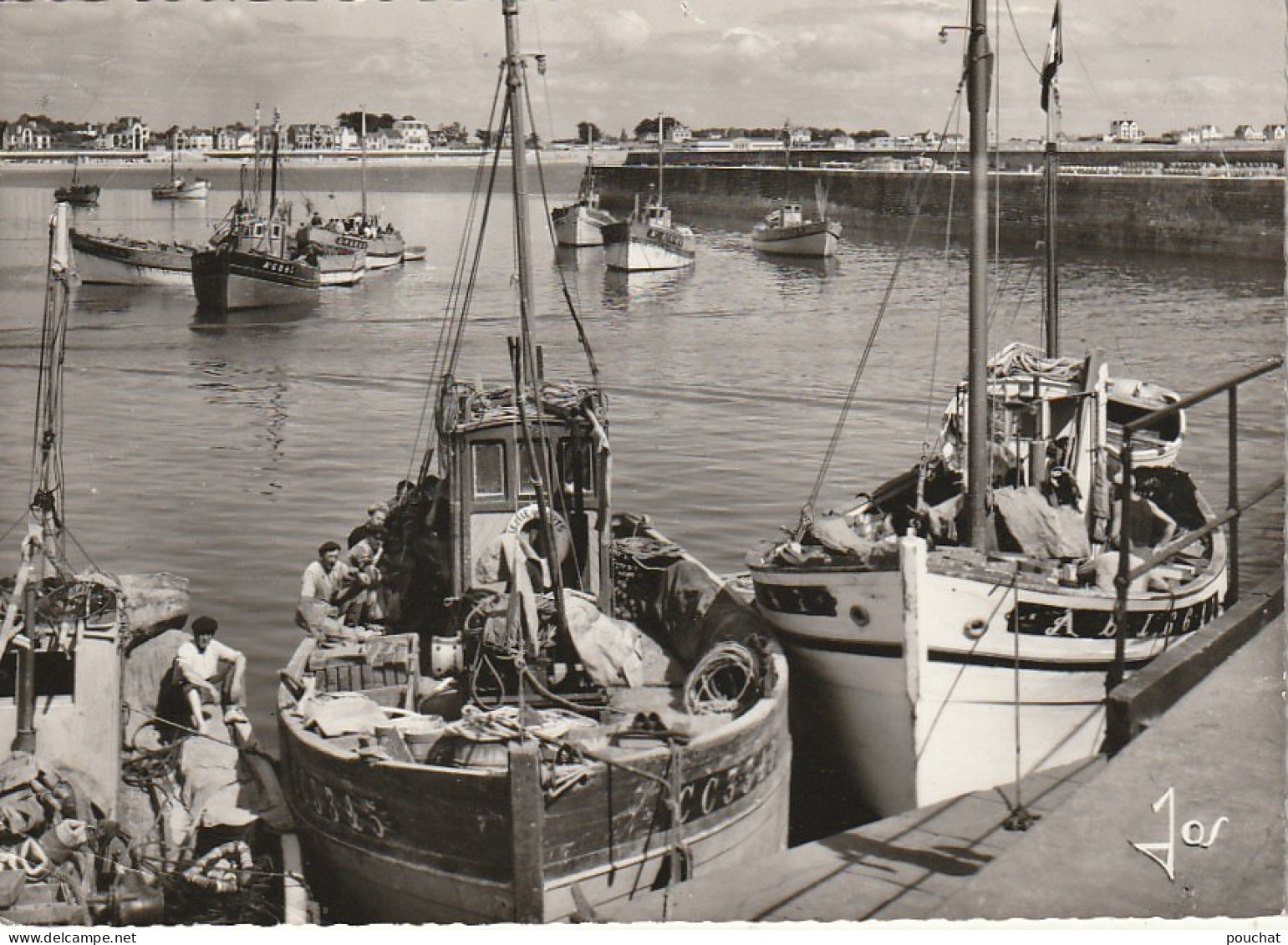 SO 21-(56) QUIBERON - PORT MARIA - BATEAUX DE PECHE PRES DU MOLE  - 2 SCANS - Quiberon