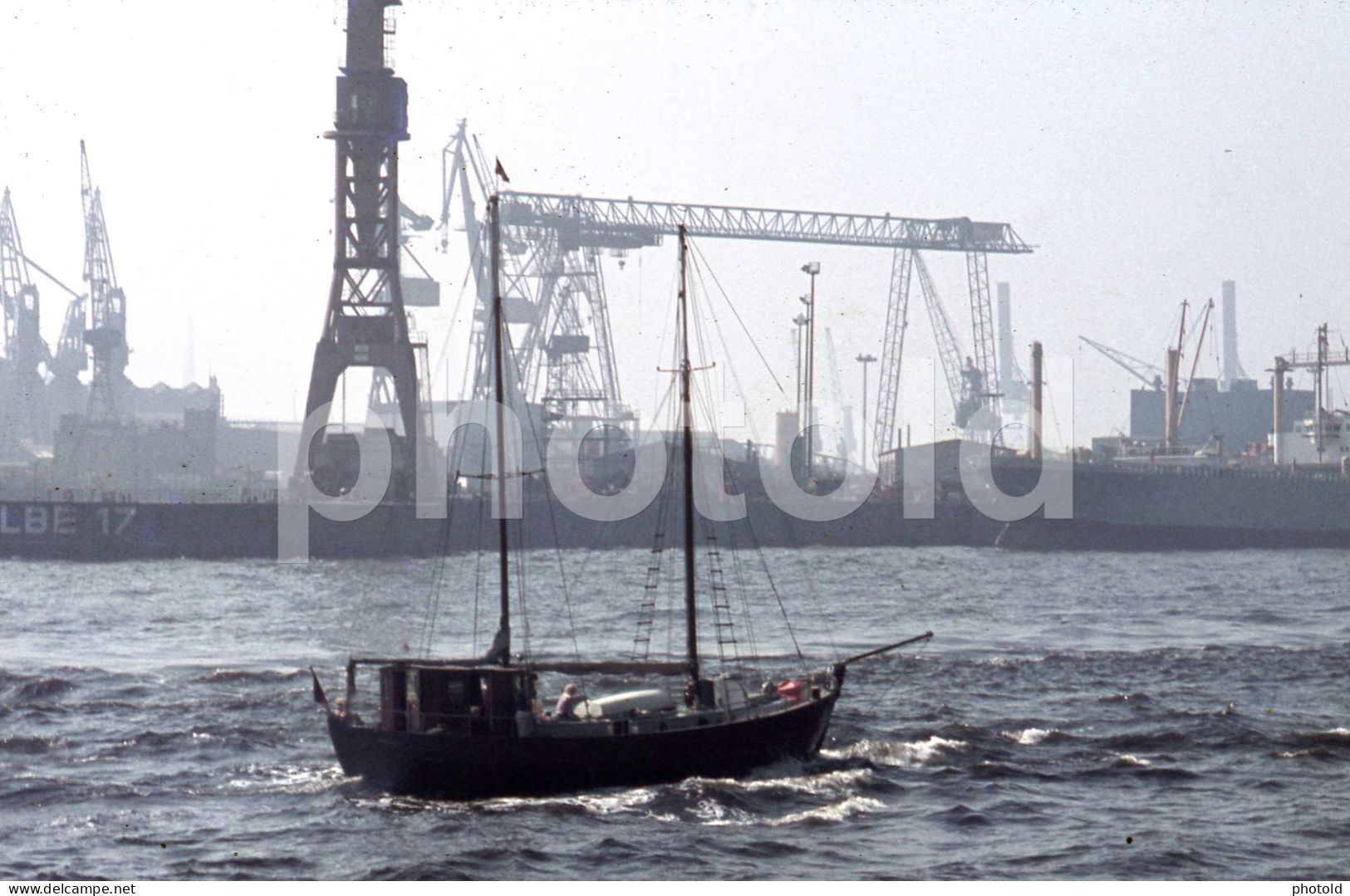 4 SLIDES SET 1970s SHIP VESSEL PORT HAMBURG GERMANY 35mm ORIGINAL AMATEUR DIAPOSITIVE SLIDE Not PHOTO No FOTO NB4108 - Diapositives