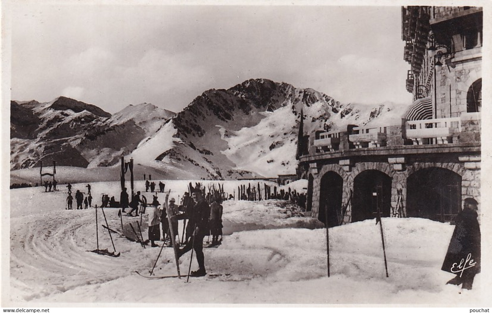 RE Nw4-(31) DEVANT LA TERRASSE DU GRAND HOTEL  - LES SPORTS D'HIVER A LUCHON SUPERBAGNERES - ANIMATION - SKIEURS - Superbagneres