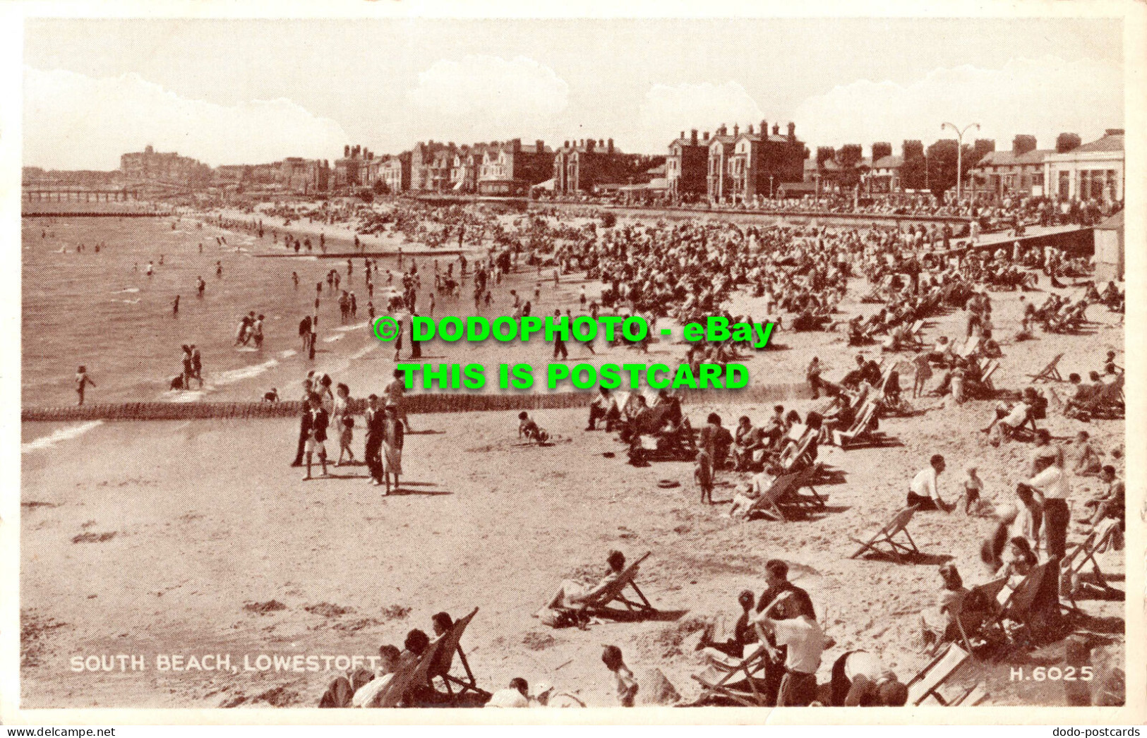 R550184 South Beach. Lowestoft. H. 6025. Phototype Postcard. Valentines - World