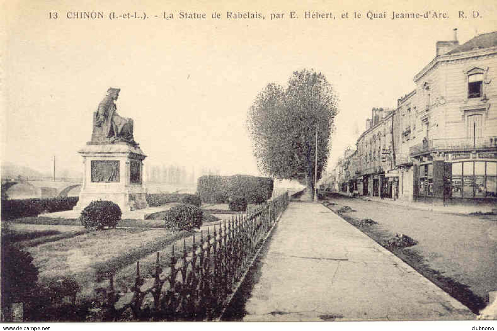 CPA - CHINON -STATUE DE RABELAIS ET QUAI JEANNE D'ARC - Chinon