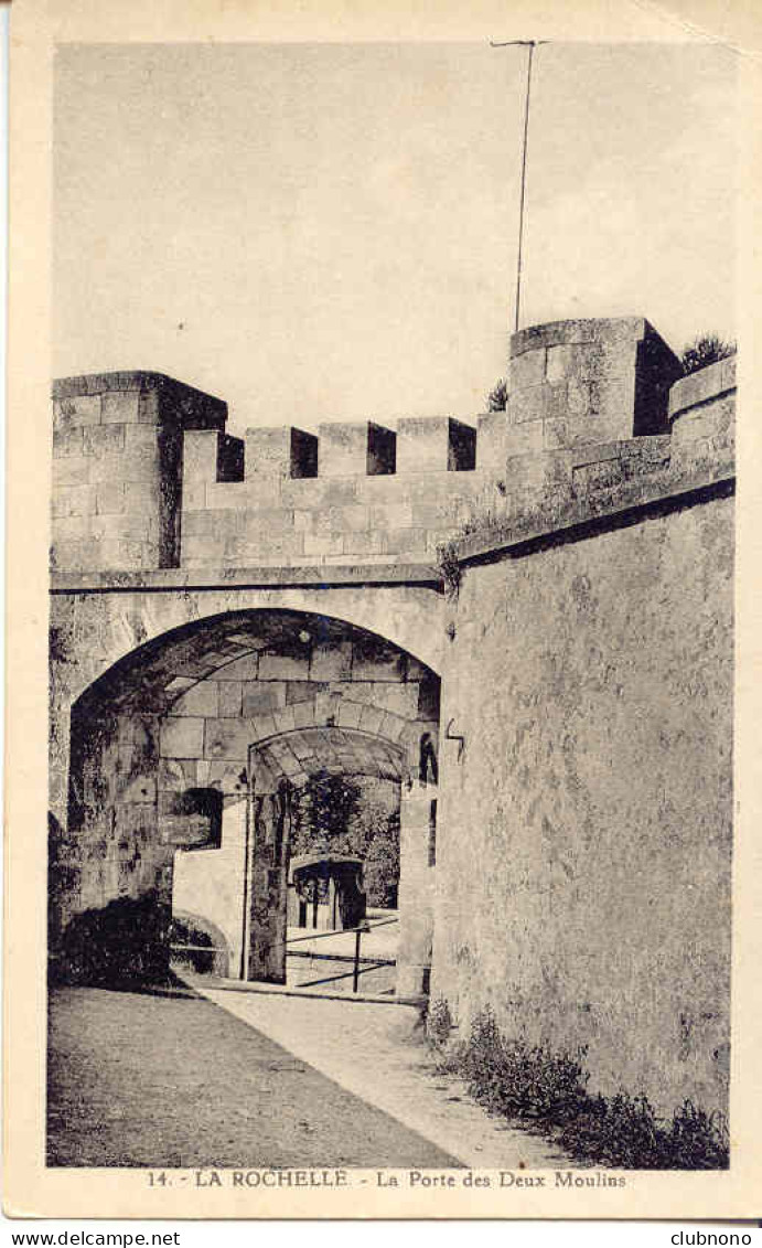 CPSM - LA ROCHELLE - LA PORTE DES DEUX MOULINS (BELLE CARTE) - La Rochelle