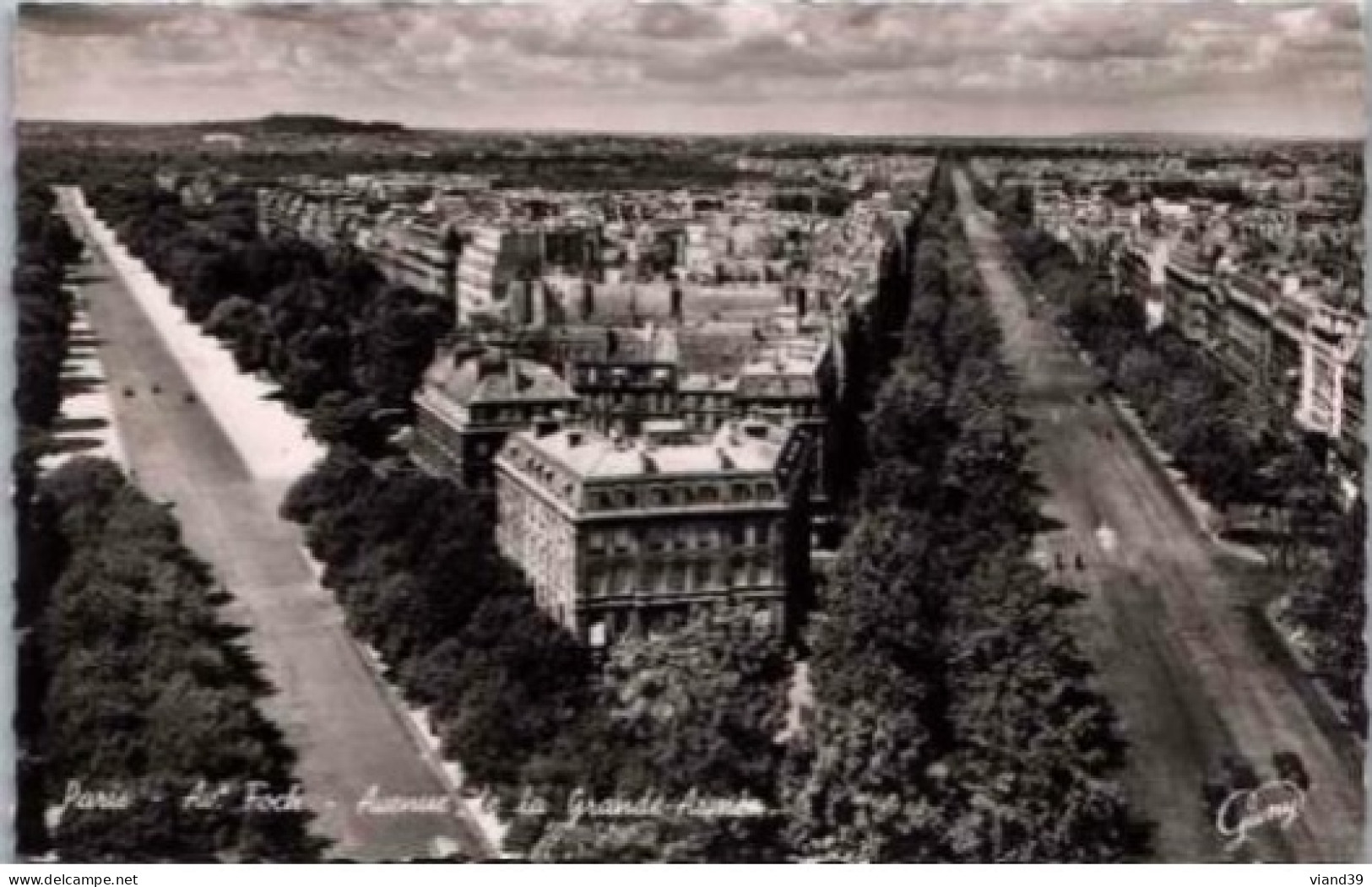 PARIS. - Avenues Foch Et Grande Armée.    Non Circulée - Paris (16)