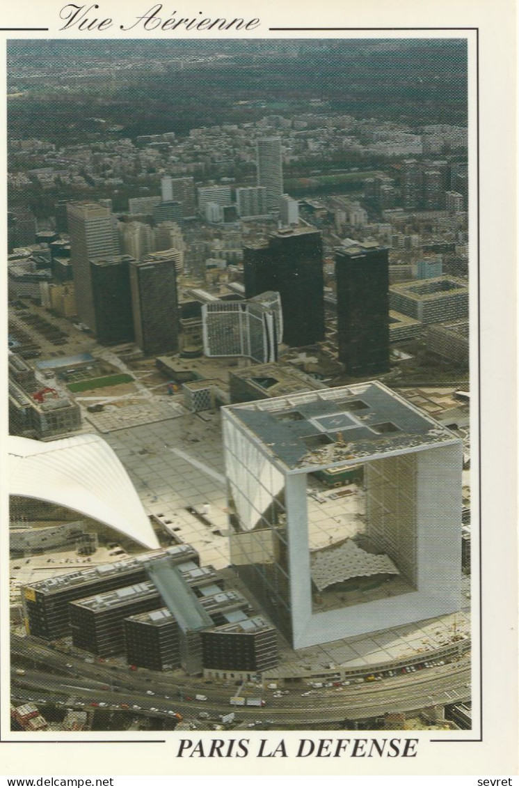 PARIS LA DEFENSE . - Vue Aérienne. CPM Pas Courante - La Defense