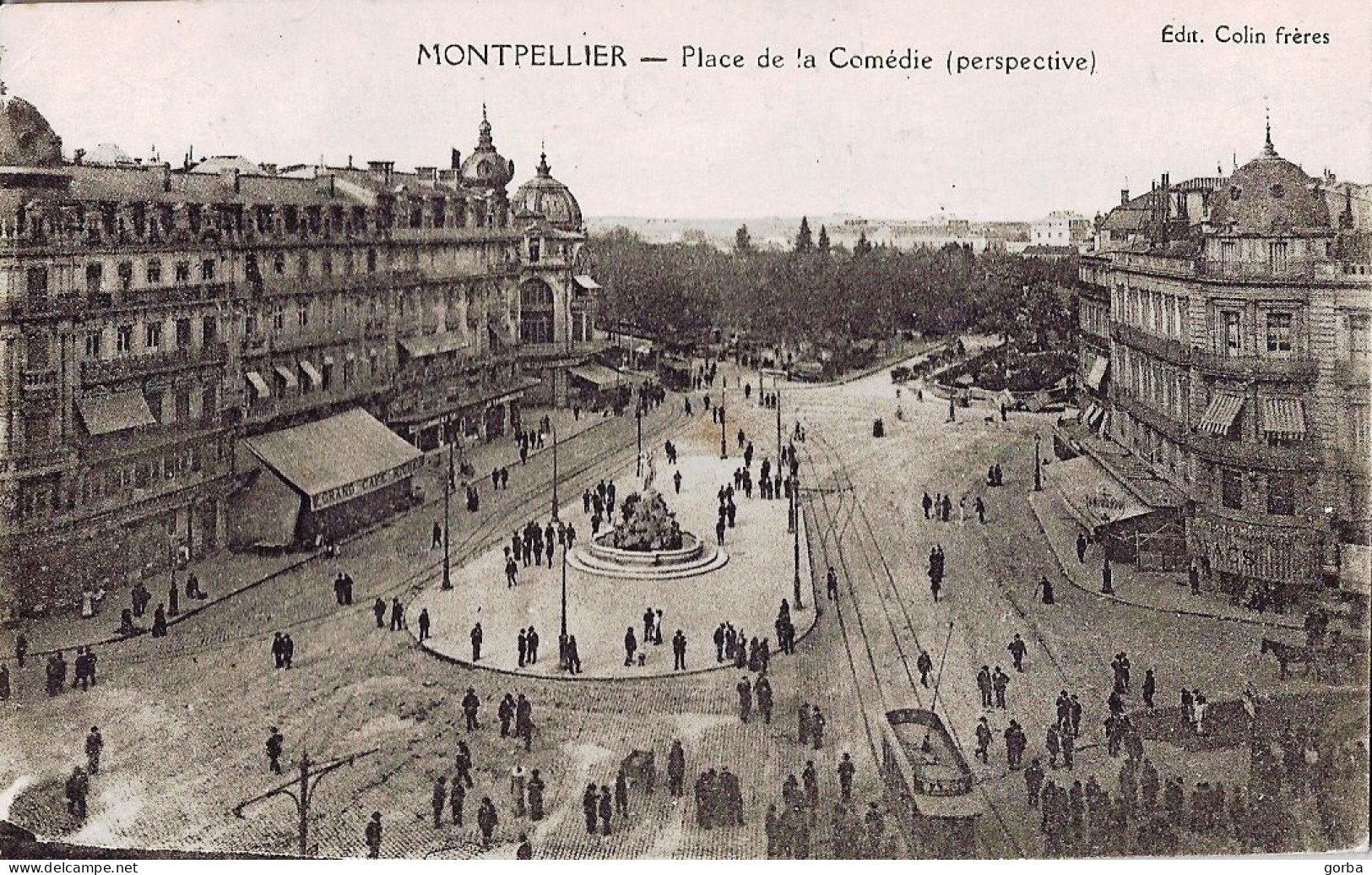 *CPA - 34 - MONTPELLIER - Place De La Comédie - Très Animée - Montpellier