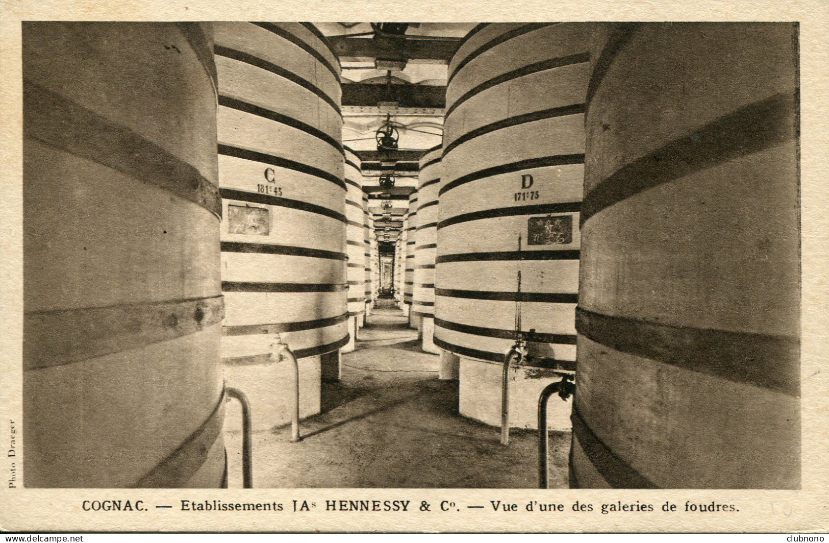 CPA - COGNAC - ETABLISSEMENTS HENNESSY - VUE D'UNE DES GALERIES DE FOUDRES - Cognac